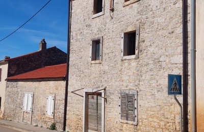 Two houses together with a larger garden in the center of Višnjan - under construction