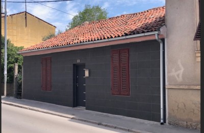 House for renovation in the center of Pula