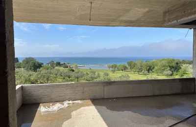 Villa di lusso a schiera in prima fila sulla spiaggia di Umag - dintorni - nella fase di costruzione