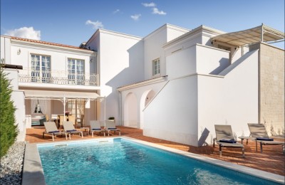 Luxury villa with sea view, furnished with high quality furniture, Vabriga