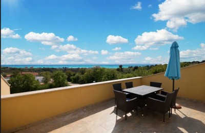 Kuća sa dva apartmana,kompletno namještena,pogled na more,Novigrad