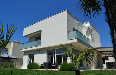 Haus , komplett ausgestattet, nahe dem Strand Karigador